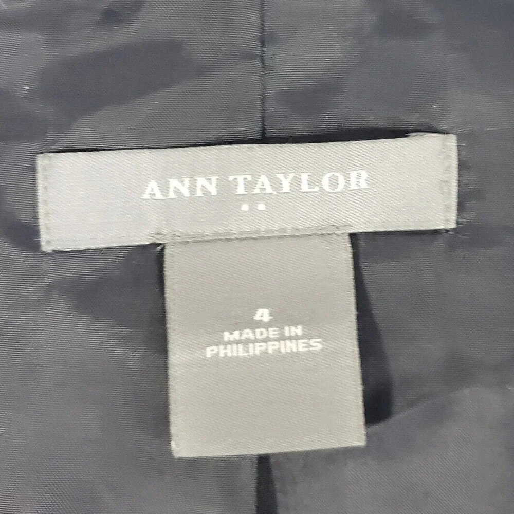 Ann Taylor Blazer Size 4 Navy Blue Jacket Business Career Button Front Office‎ - Picture 3 of 6